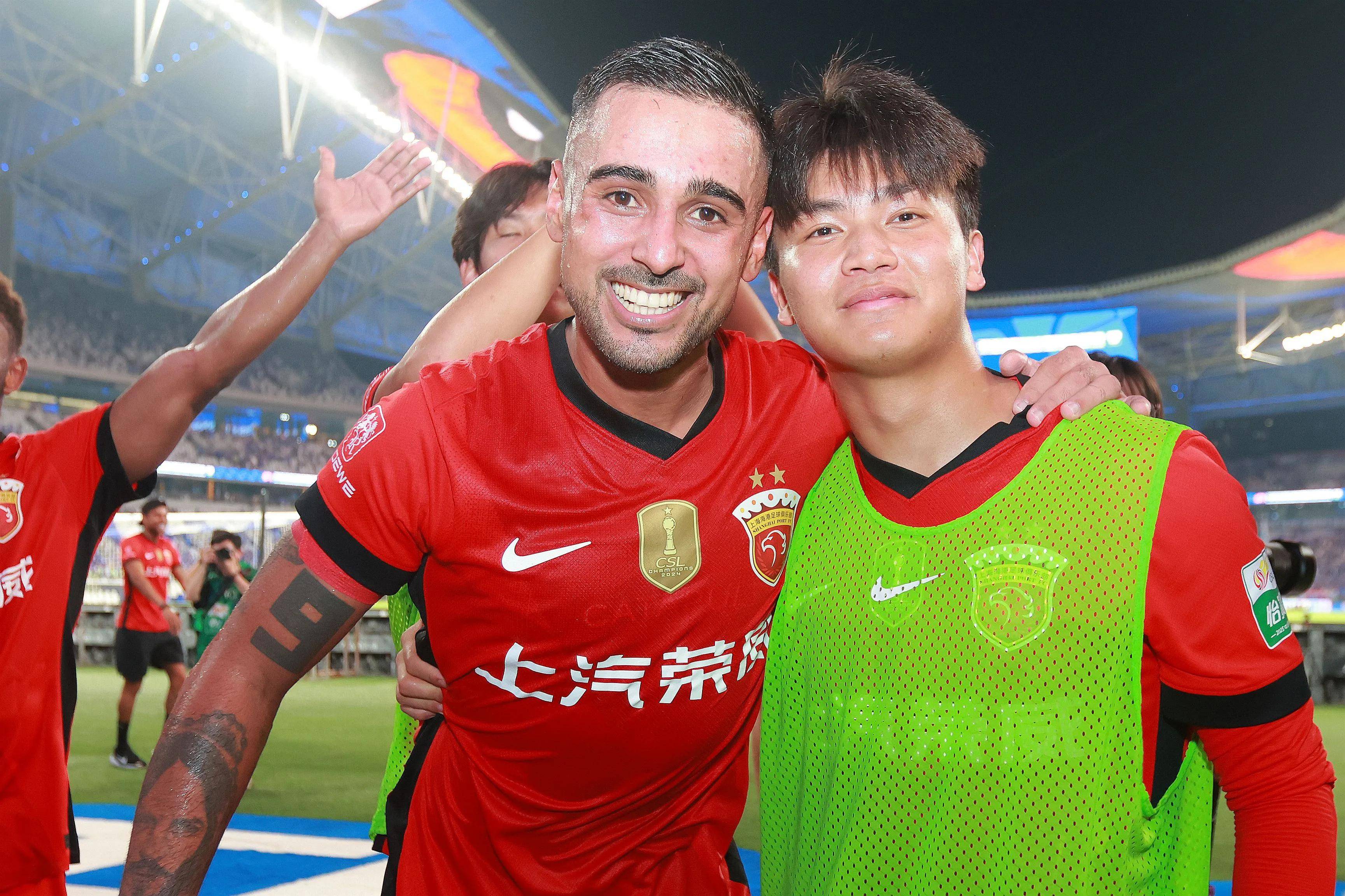 九游官网-上海海港发布备战花絮，冲刺阶段遗憾出局，法国杯任务艰巨，阵容厚度经受考验的简单介绍