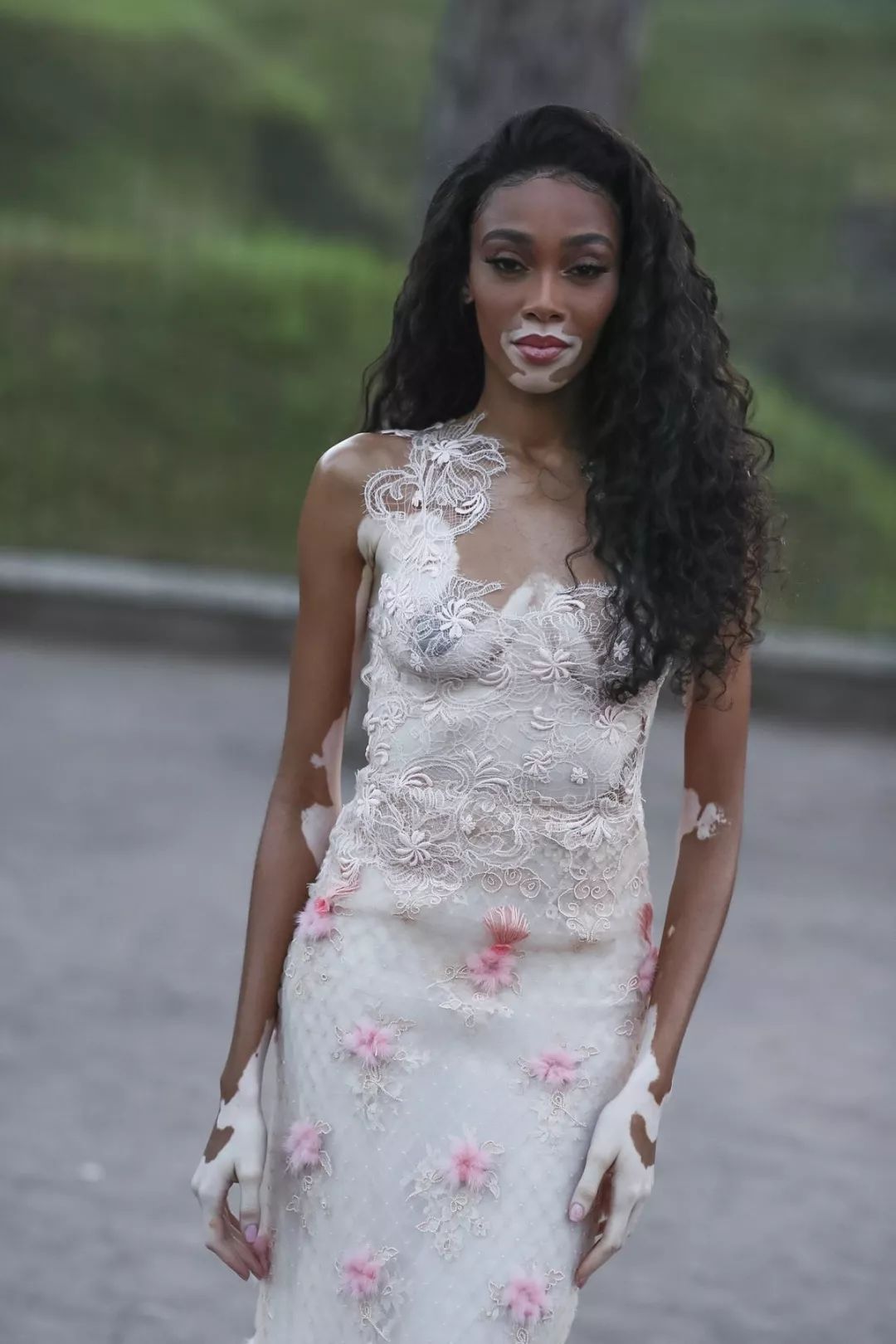 九游官网-包含罗马发布备战花絮，今晨再遭质疑，国王杯任务艰巨，医务组通报恢复的词条